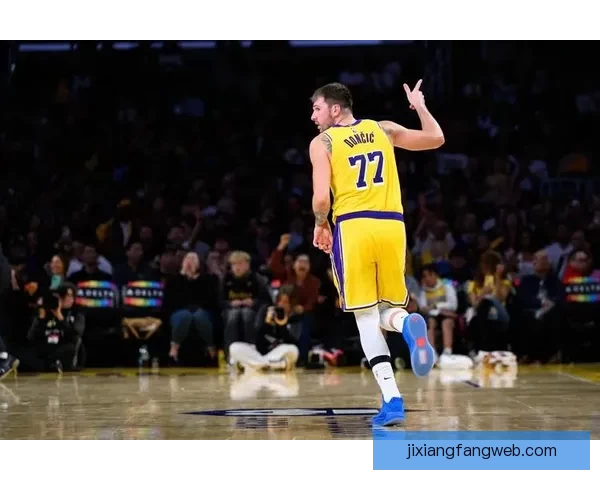 林书豪解析东契奇进攻特点偏爱左侧单打与标志性后撤步技巧