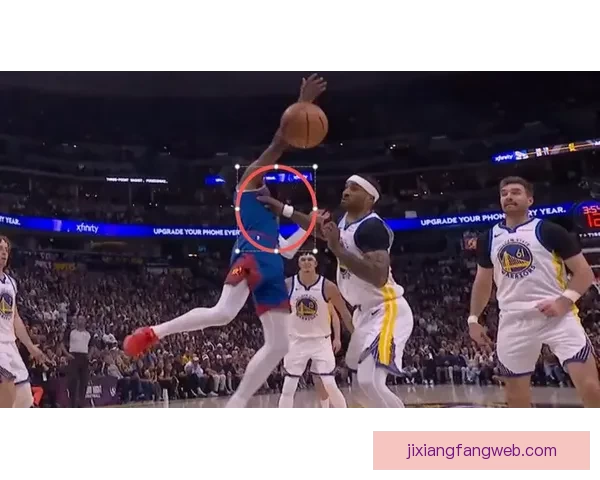 勇士掘金激烈冲突三人被吹技术犯规 小佩顿撞倒对手遭遇一级恶犯
